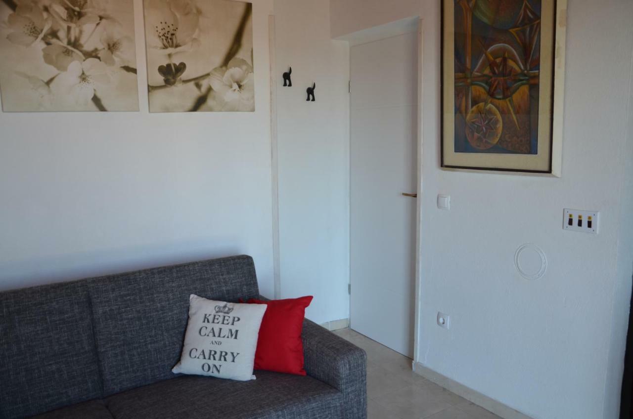 Luana Apartment Milna  Exteriör bild