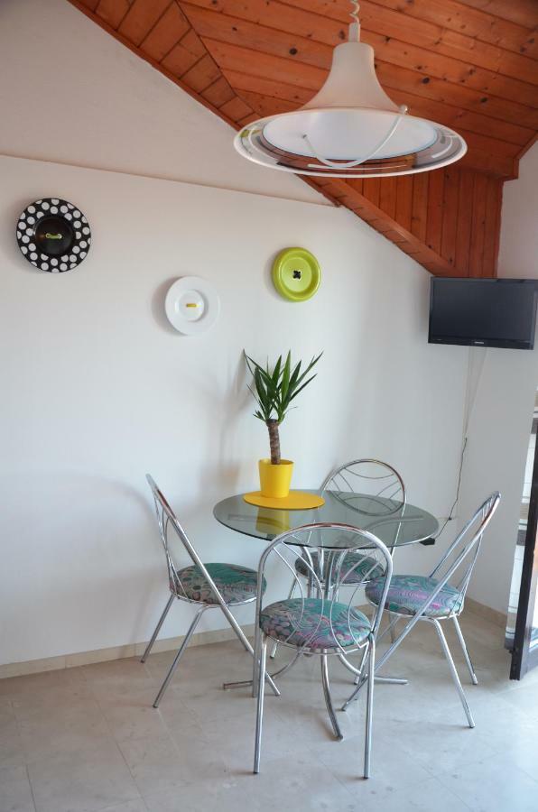 Luana Apartment Milna  Exteriör bild
